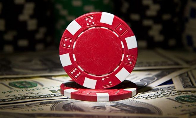 Can u make money playing poker online